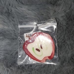 Apple teachers pin